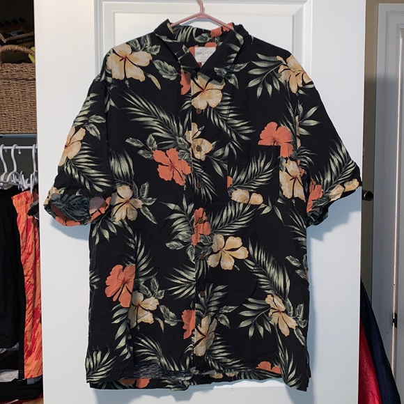 Trader Bay Hawaiian Shirt - Picture 1 of 3